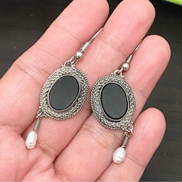 Sterling Silver 925 Made in Israel Black Onyx Dangling Rice Pearl Drop Earrings - Picture 3 of 11